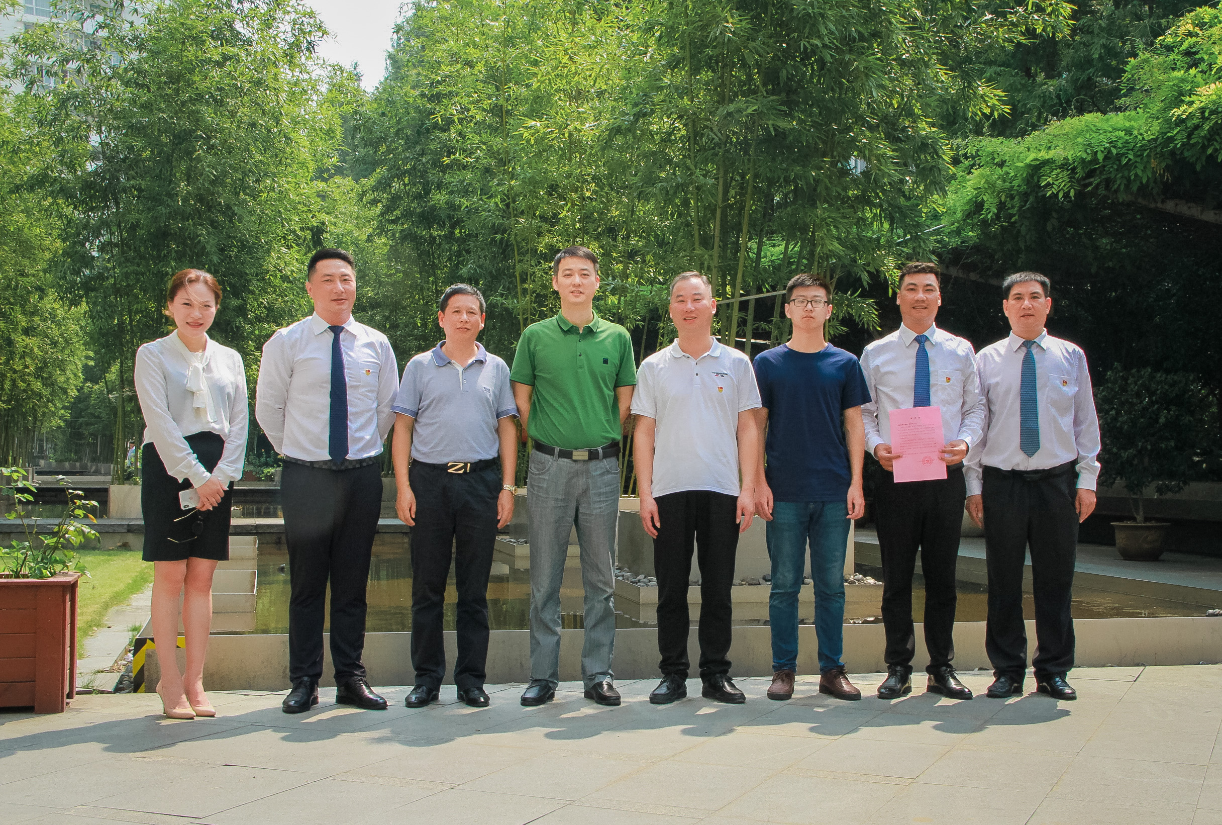 浓情中秋 关怀满溢|宝运莱一线物业工作人员受中共市物业行业协会委员会领导慰问